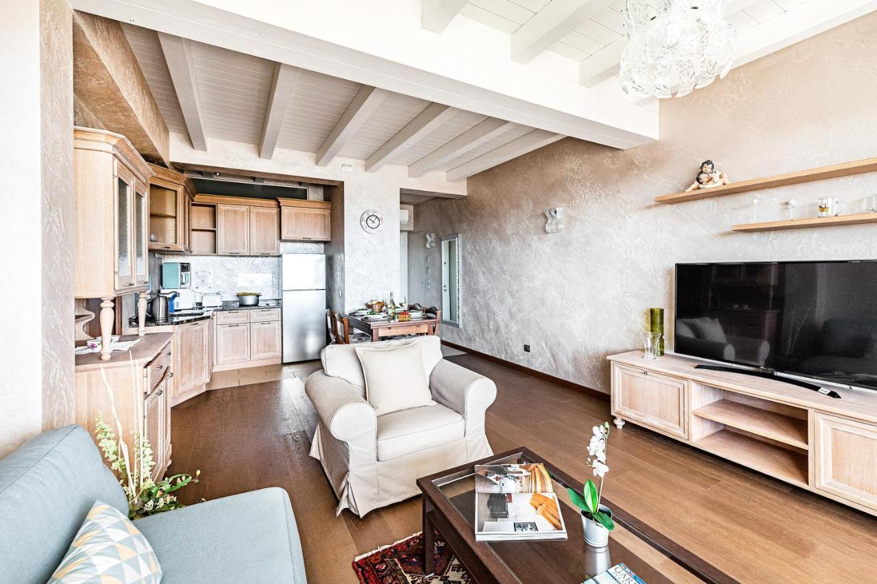 Warda C11 Apartment By Wonderful Italy Desenzano del Garda Exterior photo